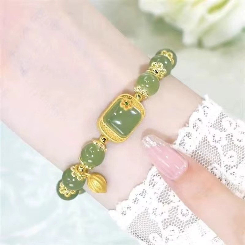 Preciosa pulsera de jade hecha a mano