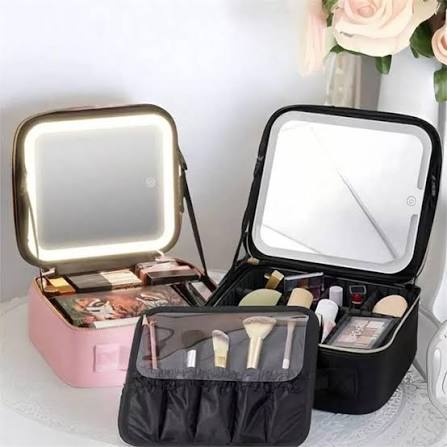 Cosmetiquera con espejo 3 luces